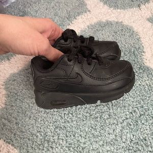 Toddler size 6 air max